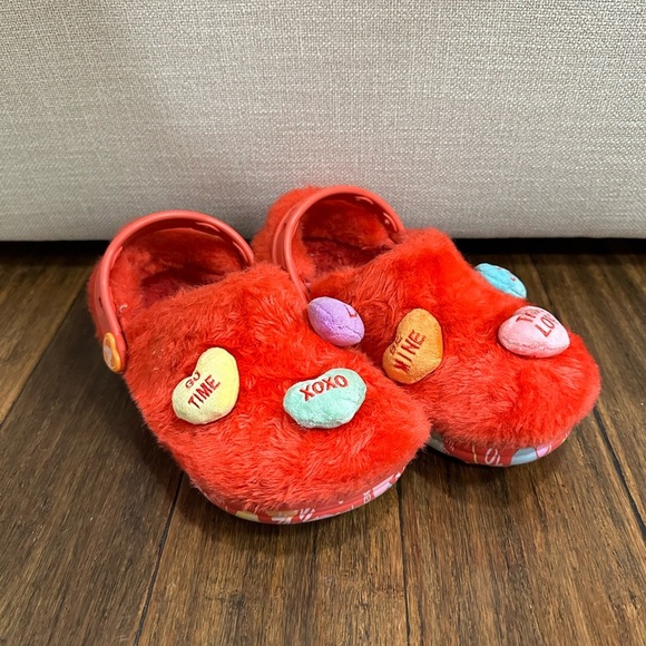 SWEATHEARTS X CROCS Limited Edition Valentines Heart Crocs - Women 6 and Men 4 - Picture 4 of 15